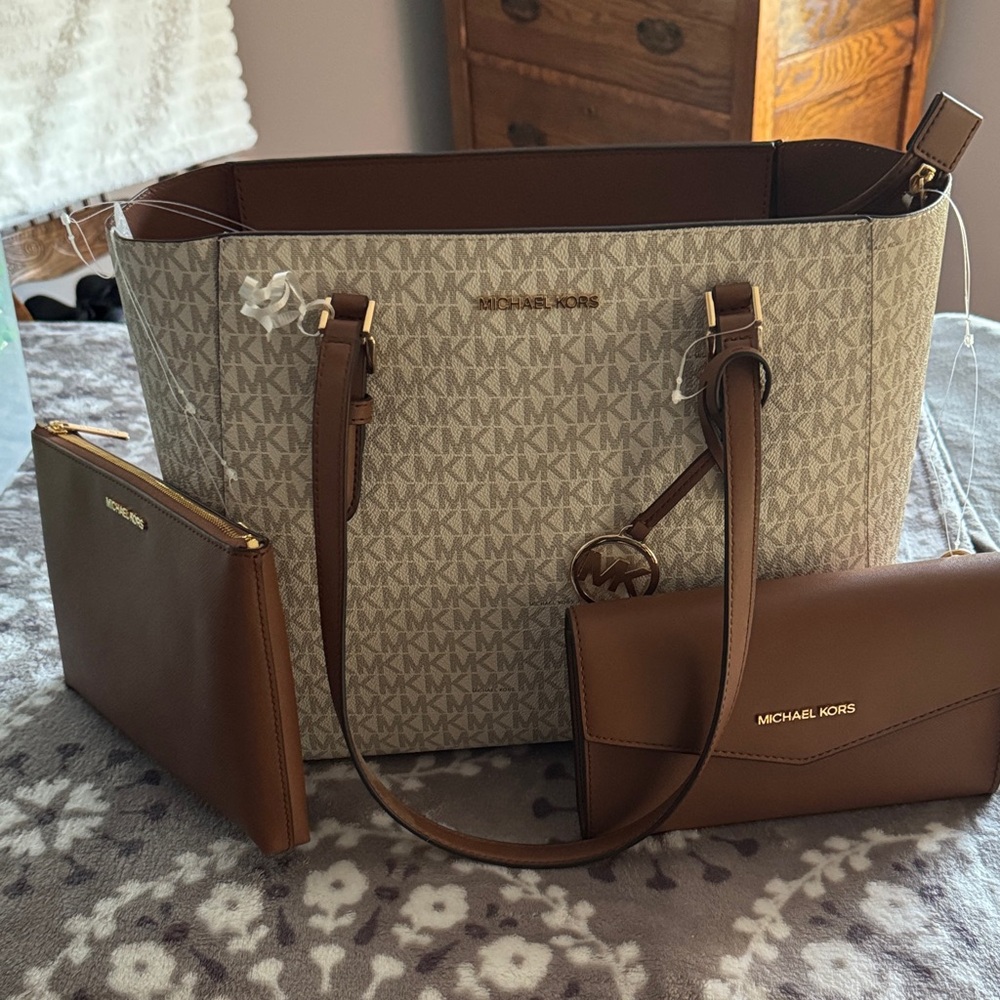 Michael Kors Tan and Cream Tote Set
